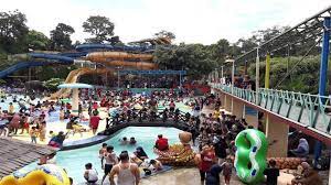 Kamu tidak hanya menemukan kolam renang professional namun juga kolam dengan berbagai macam wahana air. Hari Kedua Lebaran Kolam Renang Karang Setra Dipadati Ribuan Wisatawan Tribun Jabar