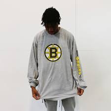 Center front distressed and faux applique screen print. Vintage Boston Bruins Nhl Long Sleeve Tee