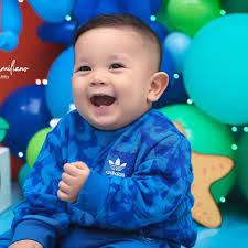 Imelda Paredes's Instagram, Twitter & Facebook