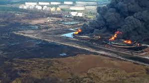 Hal tersebut dirasakan oleh warga sekitar kilang minyak balongan milik pertamina yang merekam peristiwa kebakaran itu dari ponselnya. Bve2gurvq Bm
