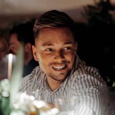 Schluss mit der Ausgrenzung: Julia Pimmelfricke gordert Hörbücher für Taube  Mensch*innen #juliapimmelfricke #feminismus #flinta #peta #comedy