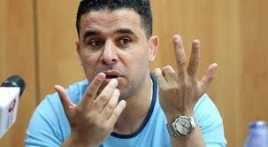 اعتذر الإعلامي محمود سعد، للكابتن خالد الغندور، عن سوء الفهم الذي حدث بالحلقة السابقة من برنامجه آخر النهار، عندما تحدث عن انضمام ابن شقيقه محمود الغندور لصفوف داعش، واتضح بعد ذلك أنمحمود نجل شقيق جمال الغندور. Ø¬Ø±ÙŠØ¯Ø© Ø§Ù„ÙŠÙˆÙ… Ø®Ø§Ù„Ø¯ Ø§Ù„ØºÙ†Ø¯ÙˆØ± ÙŠØ³Ø®Ø± Ù…Ù† ØªØµØ±ÙŠØ­ ÙƒÙ‡Ø±Ø¨Ø§ Ù…Ø¹ Ø±Ø§Ù…Ø² Ø¬Ù„Ø§Ù„