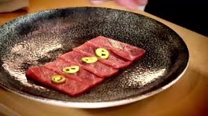 The artistry of a sushi chef - YouTube