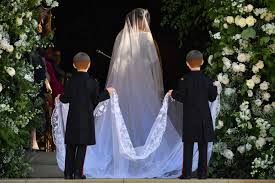 Du bist auf der suche nach dem idealen brautkleid? Herzogin Meghan Neue Details Zu Ihrem Brautkleid Enthullt Gala De