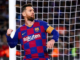 الاسم الكامل له , هو ليونيل أندريس ميسي كوتشيتيني وينطق باللغه الإسبانية:lionel andrés messi cuccittini , واللاعب من مواليد العام 1987 , وجنسيته ارجنتيني , ينتمي الى النادي الكتالوني الاسباني برشلونة ويلعب فيه حتى. Jypcn Xipjw Am