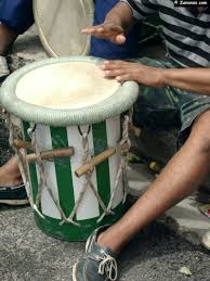 Sont prêts à jouer dans4. Yoles Rondes Musiques Du Monde Martinique Antilles Francaises