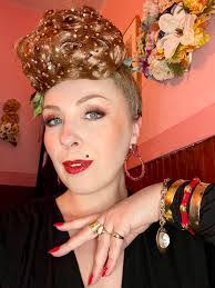 Heather Morrill's Instagram, Twitter & Facebook