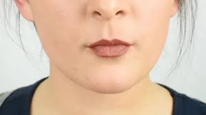 Cara Menggunakan Lip Liner (dengan Gambar)