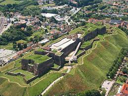 You are being a right bitche and it doesn't suit you. Citadel Of Bitche France Festungen Burgen Und Schlosser Reiseziele