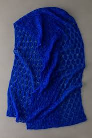 Now, you can learn how to knit a scarf with a new look and feel. Dewdrops Wrap Purl Soho