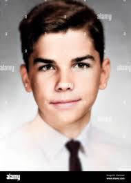 Drew Raphael's Instagram, Twitter & Facebook