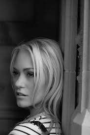 Portraits — S A R A