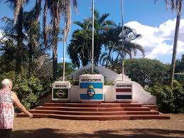Cruzar la triple frontera desde argentina, brasil o paraguay es más complicado de lo que parece. Triple Frontera Brasil Argentina Paraguay Monumento En Puerto Iguazu Argentina Places Of Interest Places To Visit In The Heights