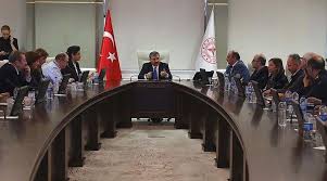 Arama motorlarında bilim kurulu toplantısının ne zaman yapılacağına ilişkin sorgulama yapılıyor. Bilim Kurulu Toplantisi Ertelendi