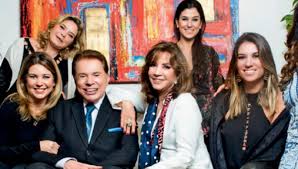 Após o aniversário da quarta bisneta de silvio santos, conheça todas as mulheres que fazem parte da vida do dono do sbt! Nasce 13Âº Neto De Silvio Santos E Publico Fica Encantado Com Beleza Tv Foco