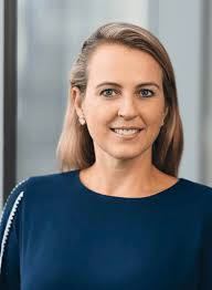 Linda Barham's Instagram, Twitter & Facebook