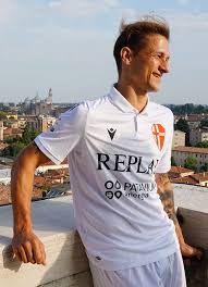 Questa pagina è creata per raccogliere e raccontare la maglia del nostro glorioso acp1910. Maglie Padova 2020 2021 La Stagione Dei 110 Anni Del Club