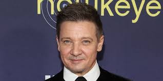 Kyle Renner's Instagram, Twitter & Facebook