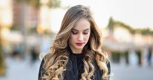 Realizzare dei boccoli senza piastra è semplice e il risultato è eccellente e duraturo. Come Creare Boccoli Xxl