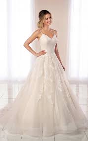 We did not find results for: Delikates Spitzenballkleid Mit Schlichten Tragern Stella York Wedding Dresses