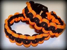 Ich zeige dir einen einfachen knoten mit eingearbeiteten perlen oder em. Paracord Armband Paracord Bracelet Deutsche Anleitung