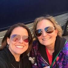 Jenifer Perry's Instagram, Twitter & Facebook