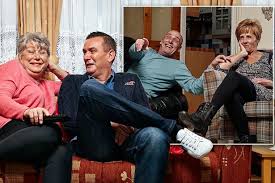 Do giles and mary have children? Gogglebox Star Mary Killen Gets Emotional At Belfast Coronavirus Video Irish Mirror Online