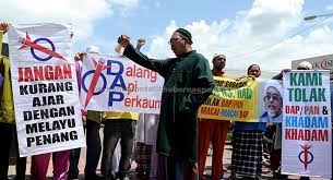Penyokong dan anggota PAS terus berkumpul sokong Hadi | Utusan Borneo Online