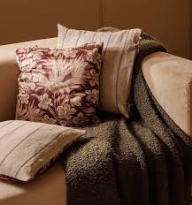 Le misure della fodera sono adattate ad un cuscino di 50 x 50 cm. Zara Home Saldi 2020 7 Pezzi Di Design Per Rinnovare La Casa Donne Sul Web