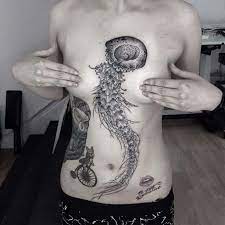 40 Magnificent Jellyfish Tattoos Tattooblend Tattoos Tattoo Artists Tattoo Magazines