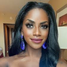 Taylor Landrum's Instagram, Twitter & Facebook