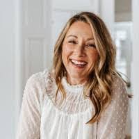 Amanda Schaal's Instagram, Twitter & Facebook