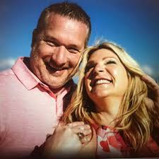 Looking for recommendations for salons who are great at highlights/coloring  blonde hair!