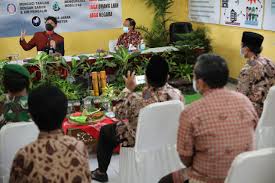 Kami adalah distributor pelumas jepang idemitsu untuk wilayah. Tywydi60670twm