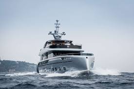 The estimated cost, not including the boat's support boat, is $500 million. Boat Yacht Rental Jeff Bezos Yacht Cost