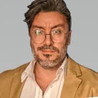 Alex Tarnowski's Instagram, Twitter & Facebook