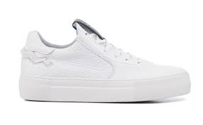 Naast schoenen vind je hier ook stijlvolle accessoires. Floris Van Bommel Women Sneakers White 85268 Van Den Assem
