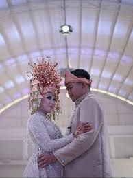 Kumpulan foto prewedding jawa klasik toprewed : Al Azhar Convention Center Makna Wedding