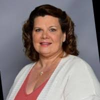 Leslie Quigley's Instagram, Twitter & Facebook