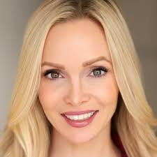 Amanda Rochette's Instagram, Twitter & Facebook