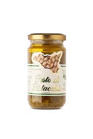 Una delizia spalmabile da provare sul pane, nella preparazione di dolci e crostate, da assaggiare affondando una generosa cucchiaiata nel barattolo.le creme al pistacchio siciliano sono l'ideale per una merenda o una golosa pausa di gusto, degustando l'oro verde: Pesto Di Pistacchio Sicilia Perfetta Valle Dell Etna Siciliblei