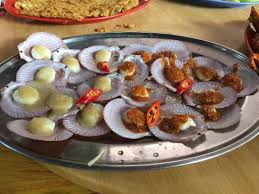 Kampung cina in sitiawan still serves some of the freshest seafood at reasonable prices, while chai chin serves teochew. Cheap And Tasty Seafood Review Of Restoran Makanan Laut Villa Sitiawan Malaysia Tripadvisor