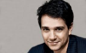 Das element wurde authentifiziert und wird mit dem james spence (jsa) echtheitszertifikat geliefert. Ralph Macchio Age Age Net Worth