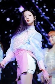 Pin By Ally L On I Zone Kpop Girls Celebrities Beautiful Young Lady
