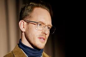 Fun Ways To Binge-Watch Too Young To Want Her Professor