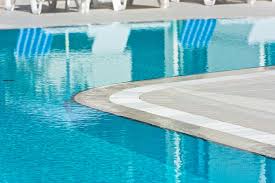 Der bau eines swimmingpools ist allerdings aufwendig und in der regel mit hohen kosten verbunden. Swimmingpool Was Kostet Er Und Welche Bauarten Gibt Es Herold Blog