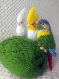Crochet Parrots Cockateels And Green Cheeked Parakeet Szydelkowe Papuzki Nimfy I Rudosterka Zielonolica Crochet Bird Patterns Crochet Parrot Crochet Crafts