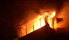 Incendiu In CapitalÄƒ In Noaptea De Revelion 2021 Pompierii Isu In AlertÄƒ DupÄƒ Ce Balconul Unui Apartament A Luat Foc Din Cauza Artificiilor Wowbiz
