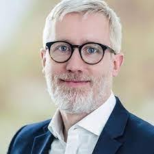 بنجامین هاف نویسنده کتاب تائوی پو