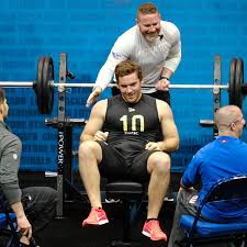 #hafthorbjornsson #benchpress #powerliftingwill barotti has set the new all time bench press world record (equipped) of 1105lbs or 501.2 kg.*interact with me. Punter With Arms Like Logs Puts On A Show At The N F L Combine The New York Times